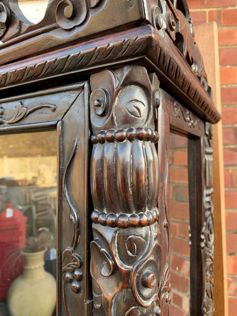 Chinese display cabinet  View IV