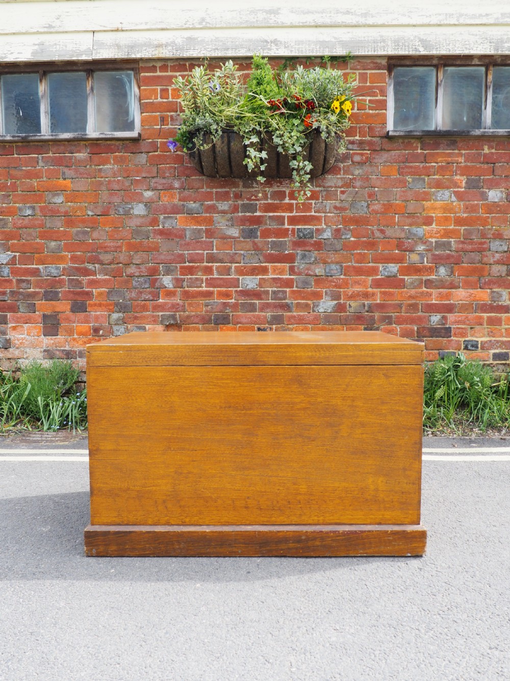 Scumble painted chest View III