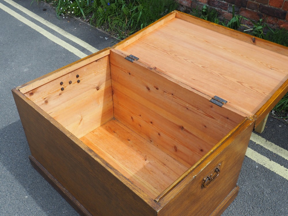 Scumble painted chest View VIII