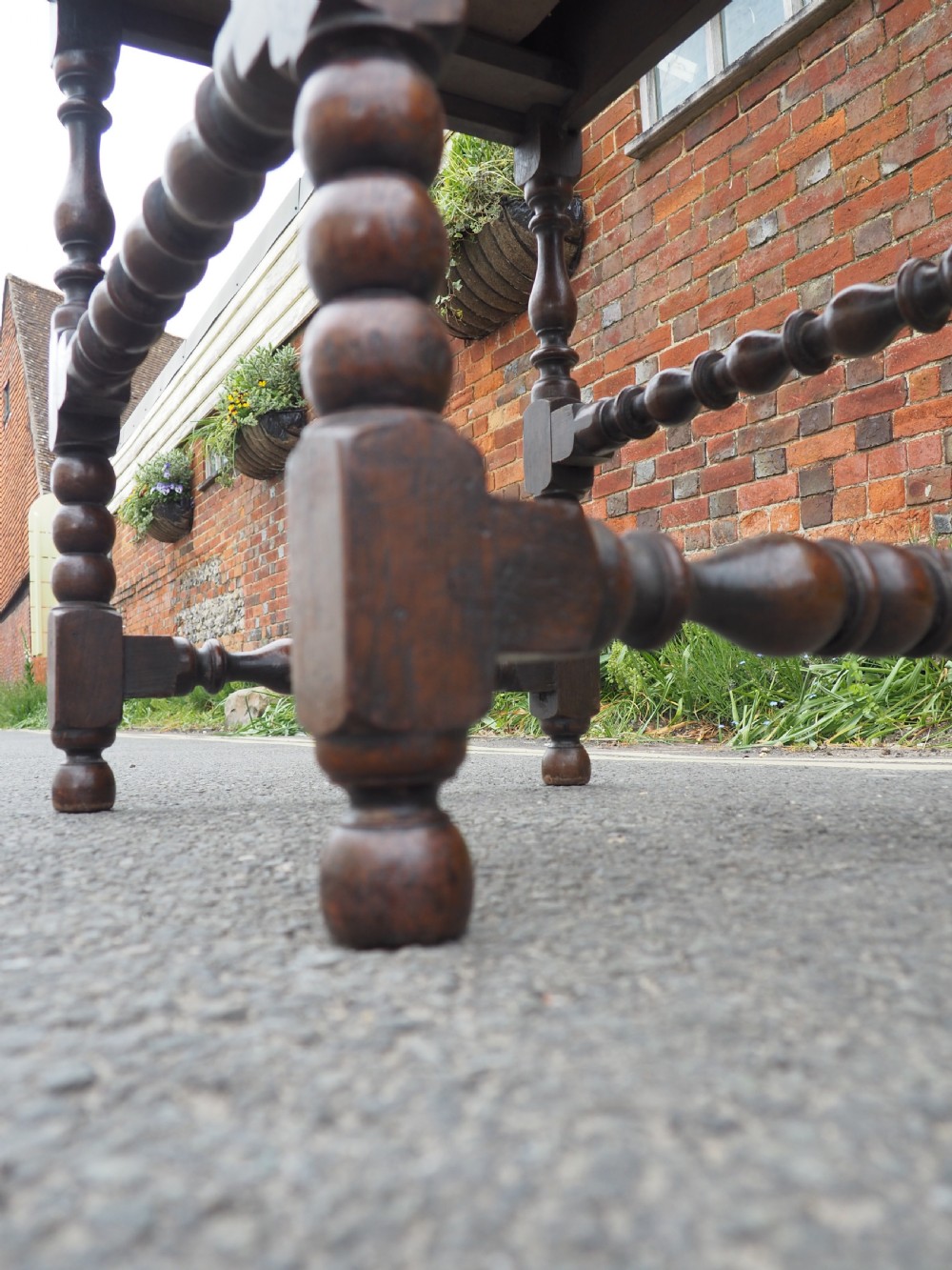 Oak side table View IV