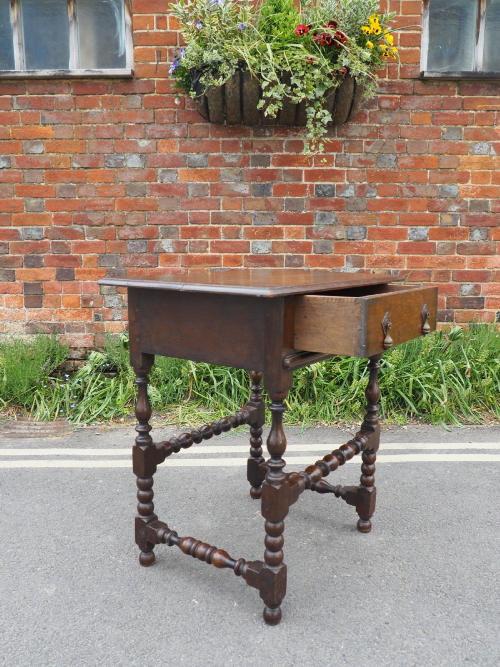 Oak side table View V