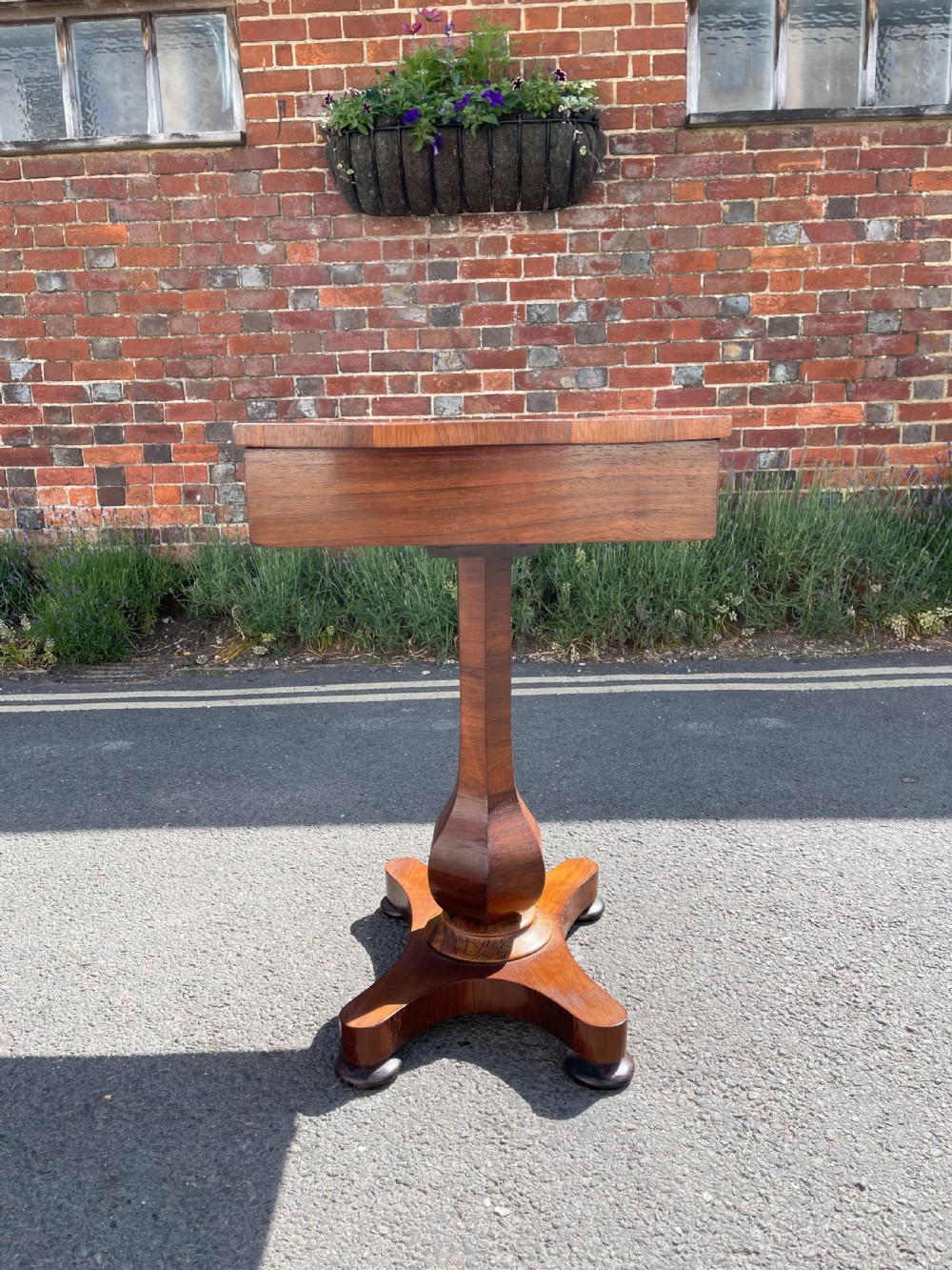 Nineteenth century rosewood pedestal table  View VIII