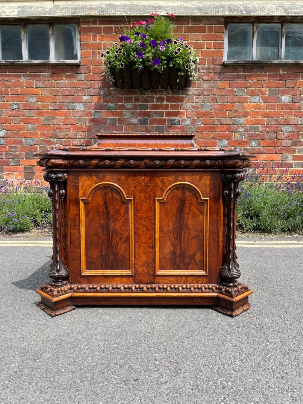Fine large scale Victorian cellarette