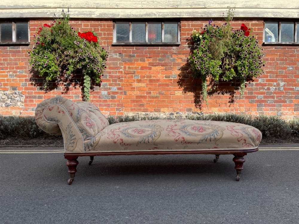 Victorian walnut daybed