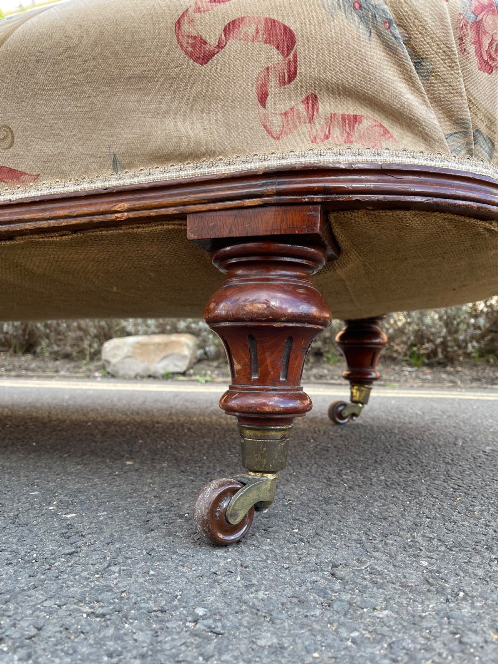 Victorian walnut daybed View II