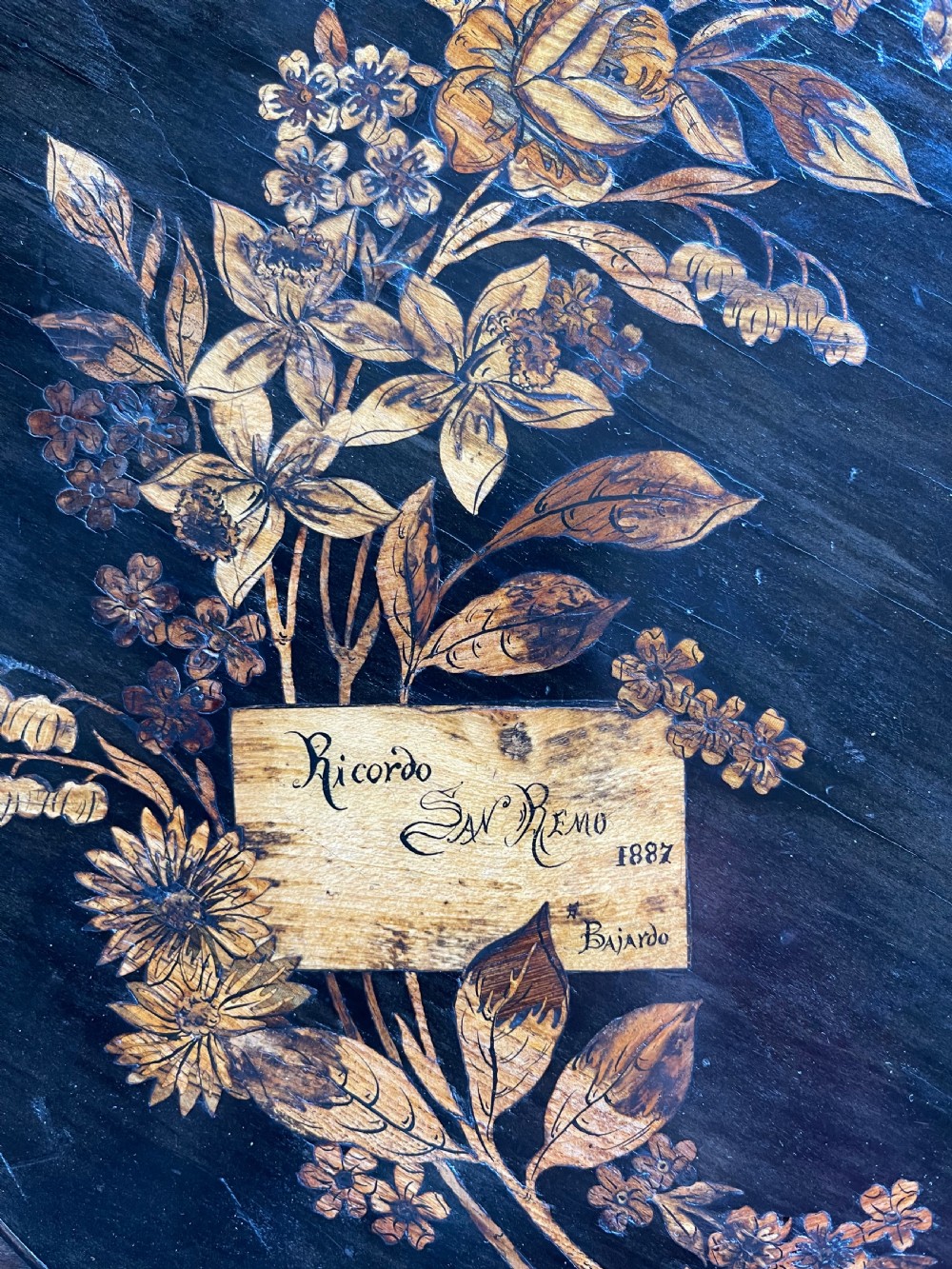 Olivewood table View IV