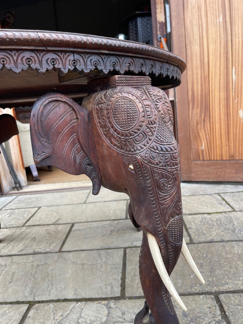 Exceptionally large elephant table  View VII