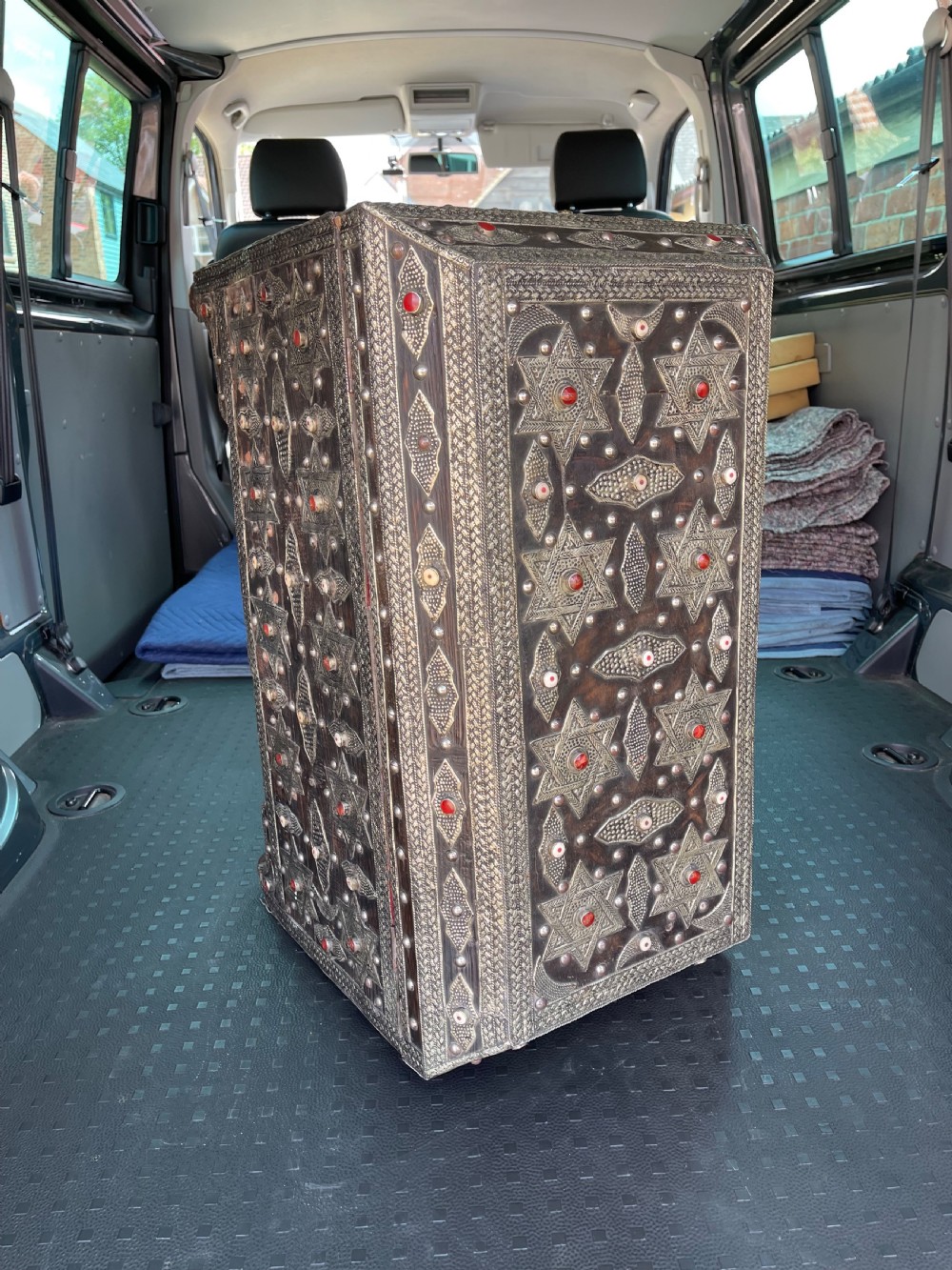 North African chest View V