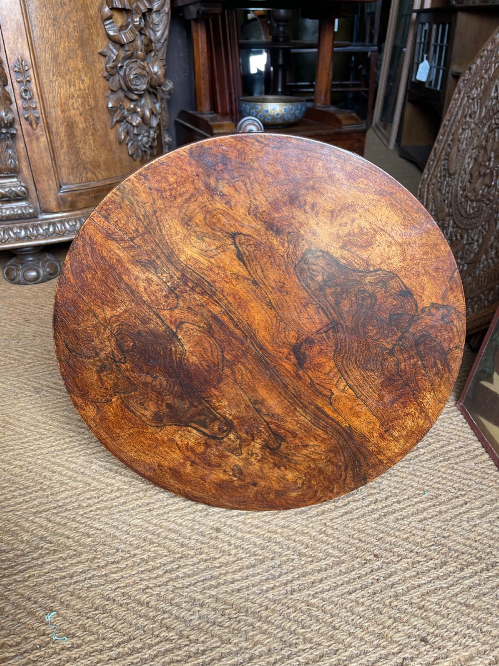 Nineteenth century Rosewood pedestal table  View VI