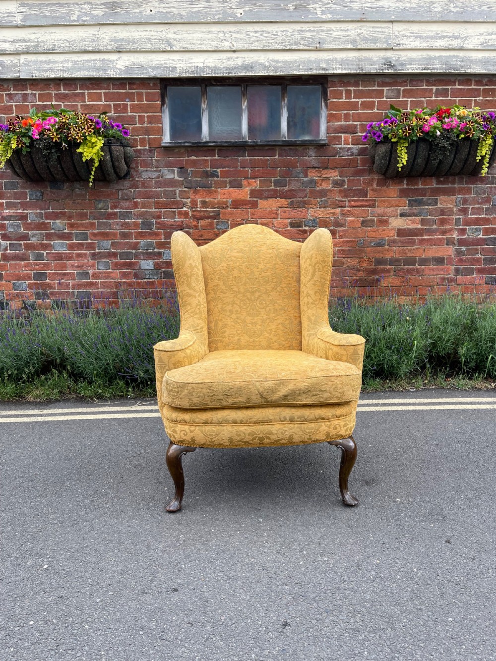 Wing armchair  View III