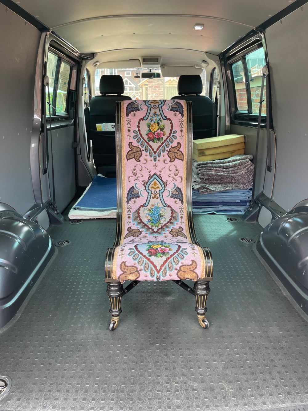 Aesthetic movement slipper chair  View V