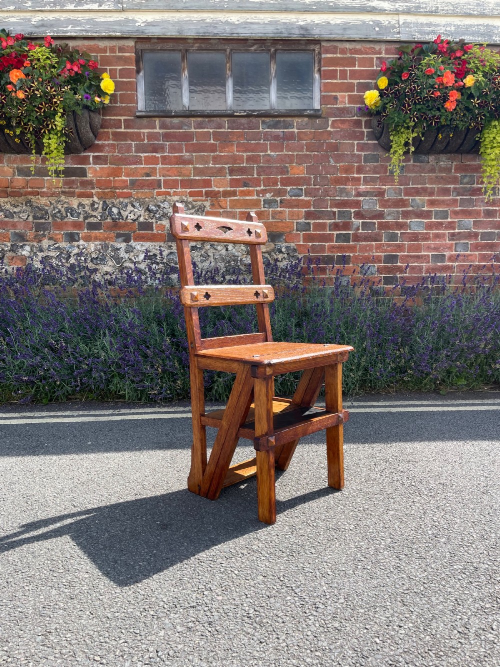 Oak metamorphic chair 