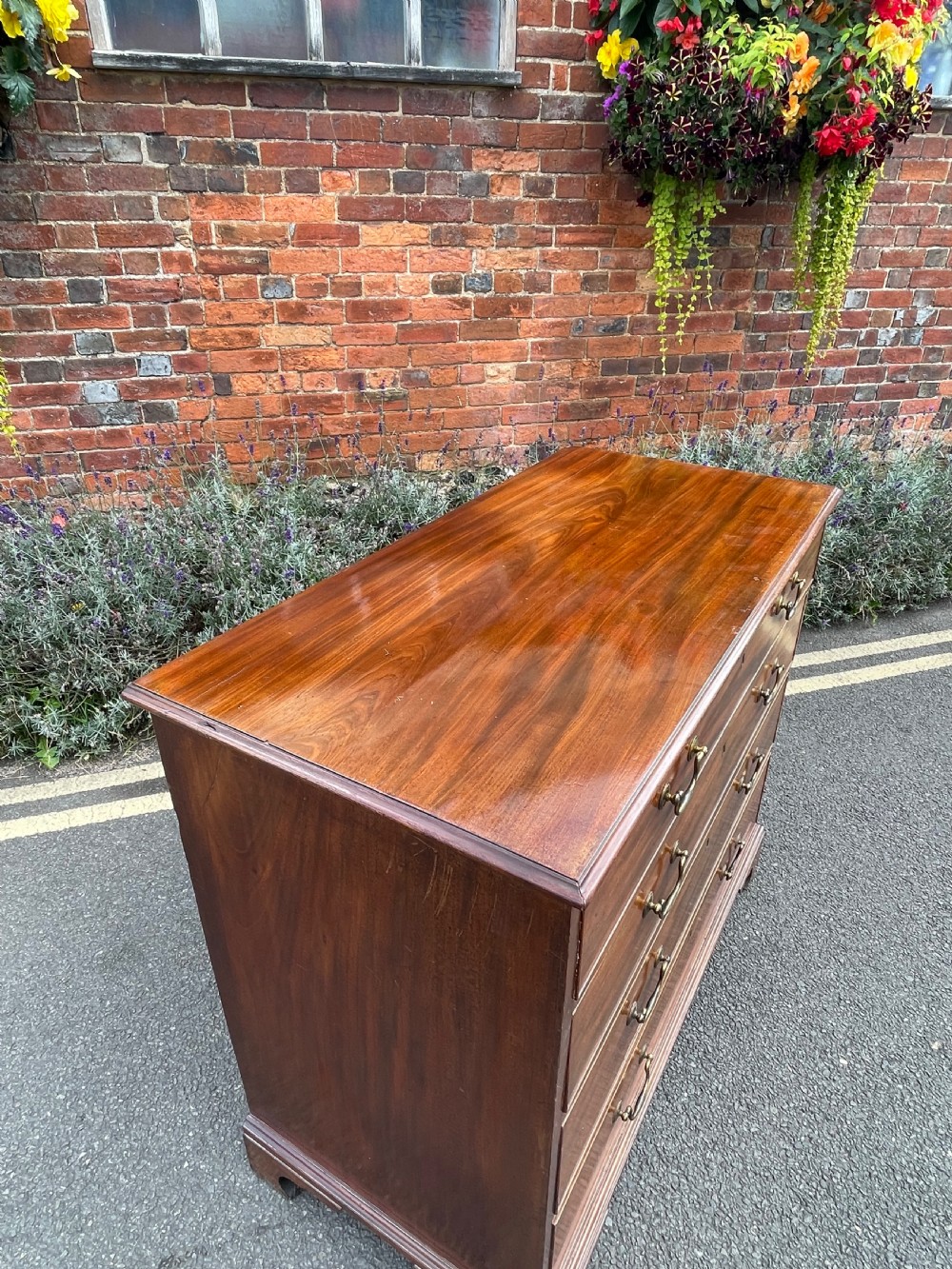 Georgian Mahogany chest of drawers  View VI
