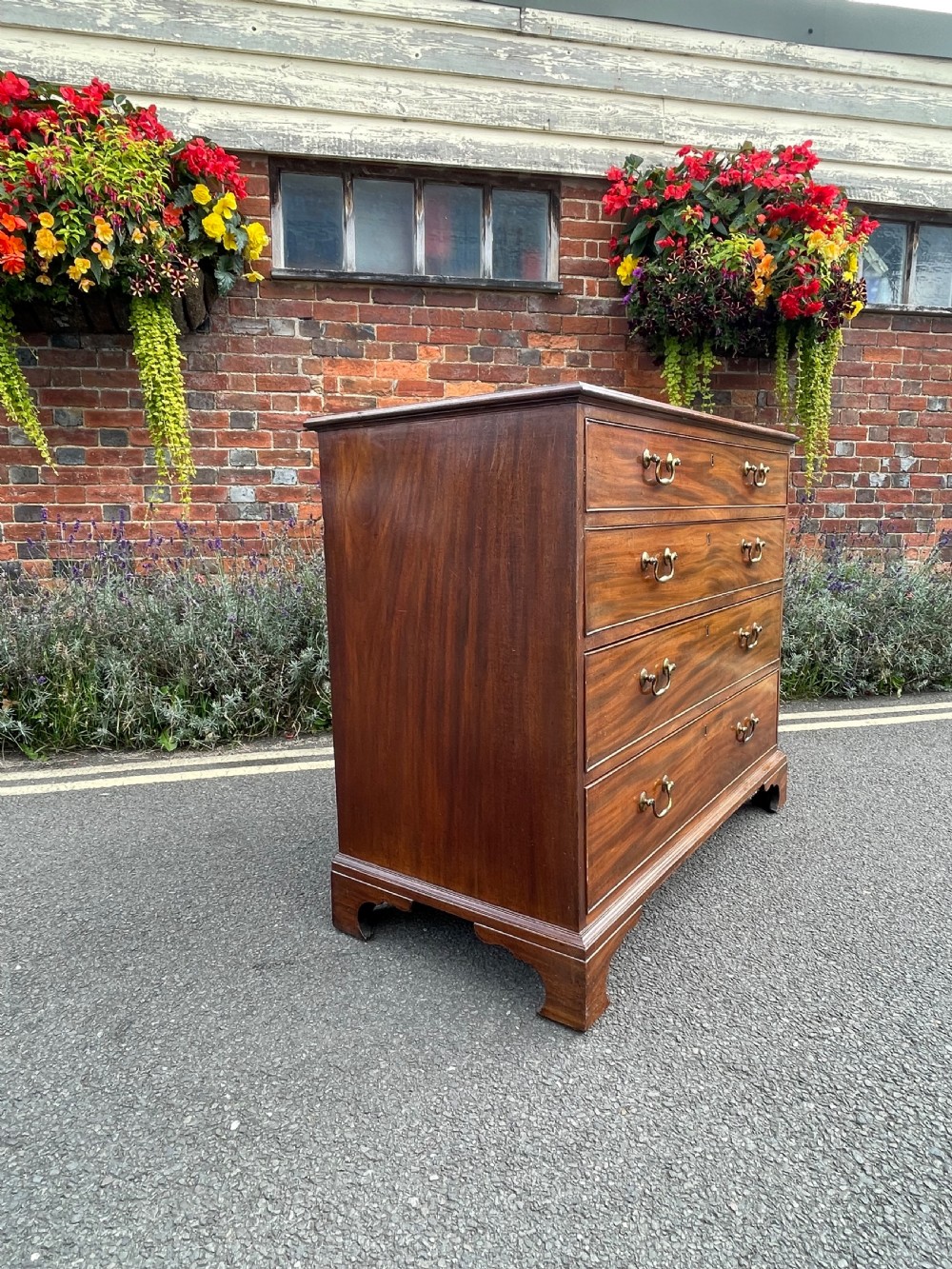 Georgian Mahogany chest of drawers  View VIII