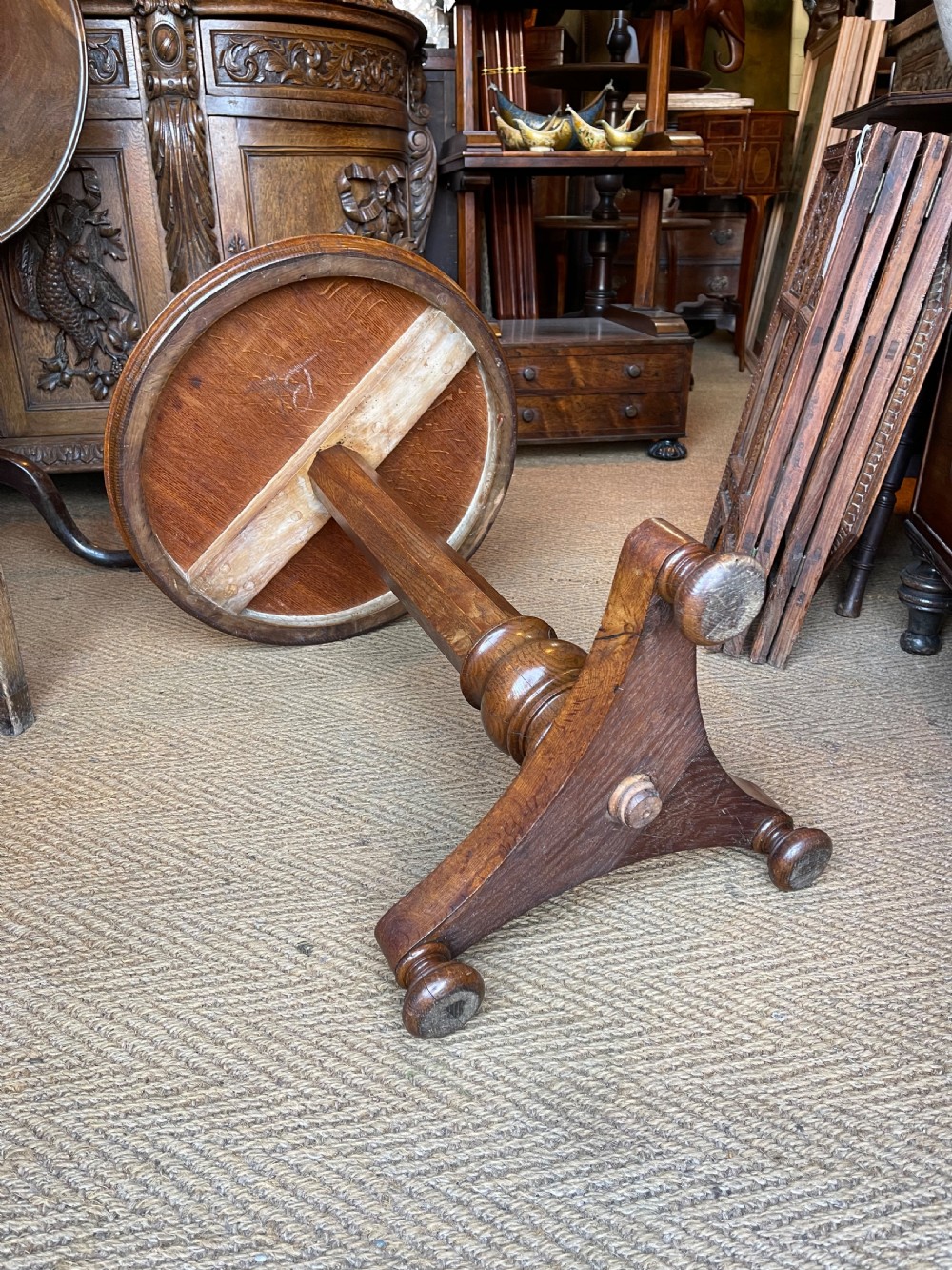 Nineteenth Century oak pedestal table  View IV