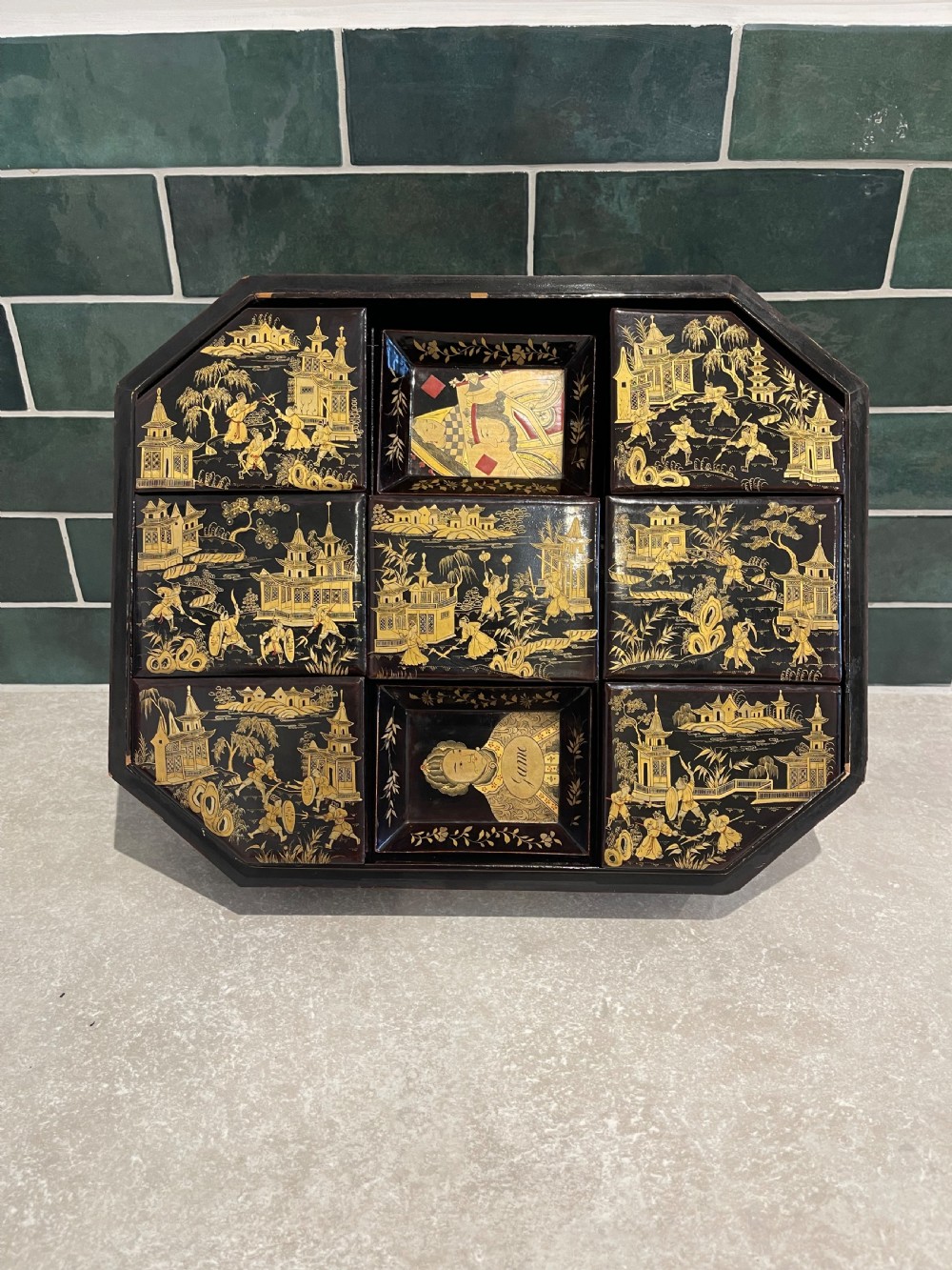 Chinese export lacquer gaming box View III