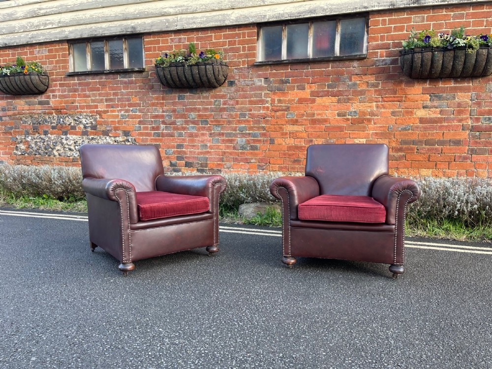 Pair of leather armchairs 