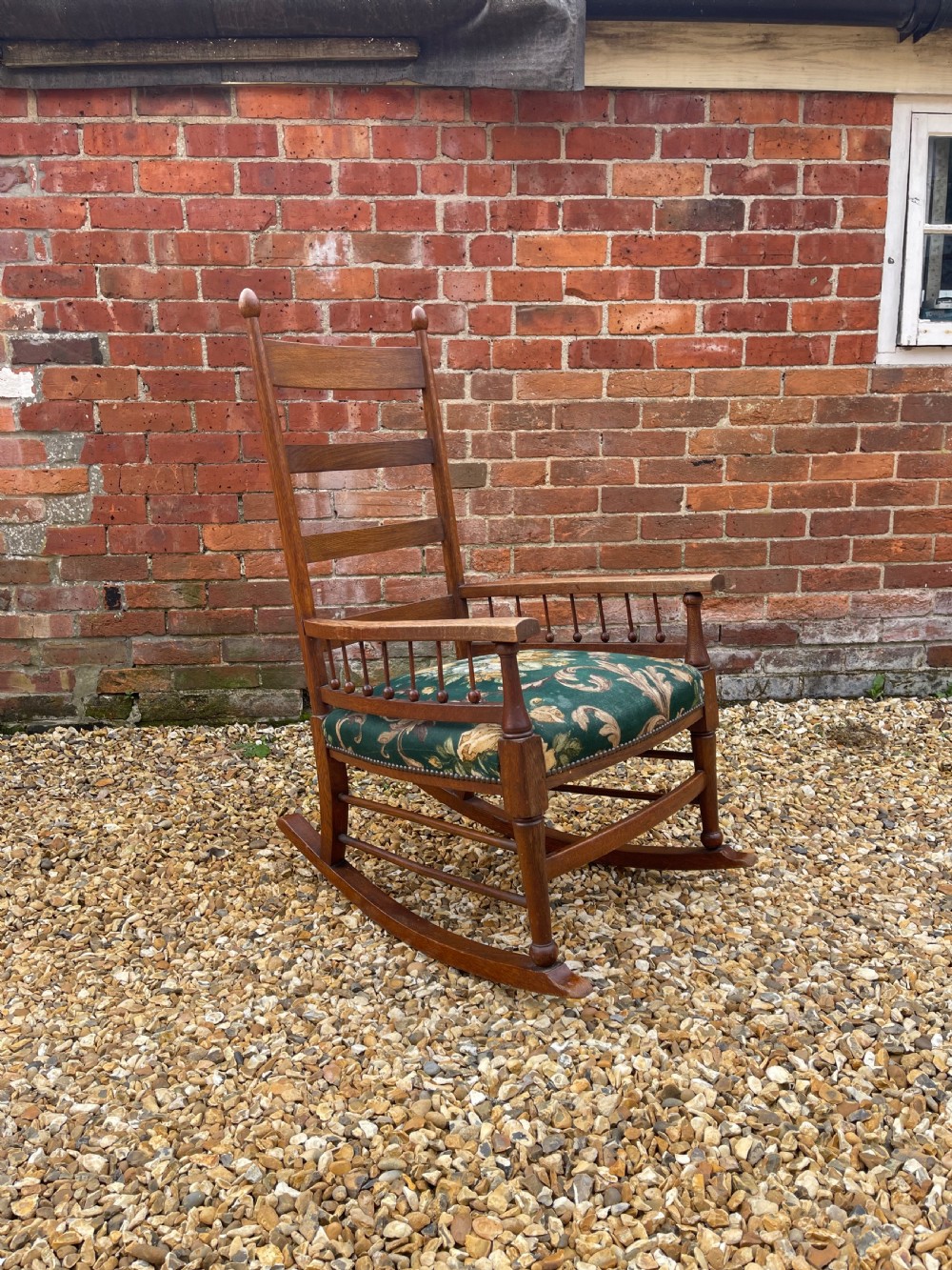 Oak rocking chair 