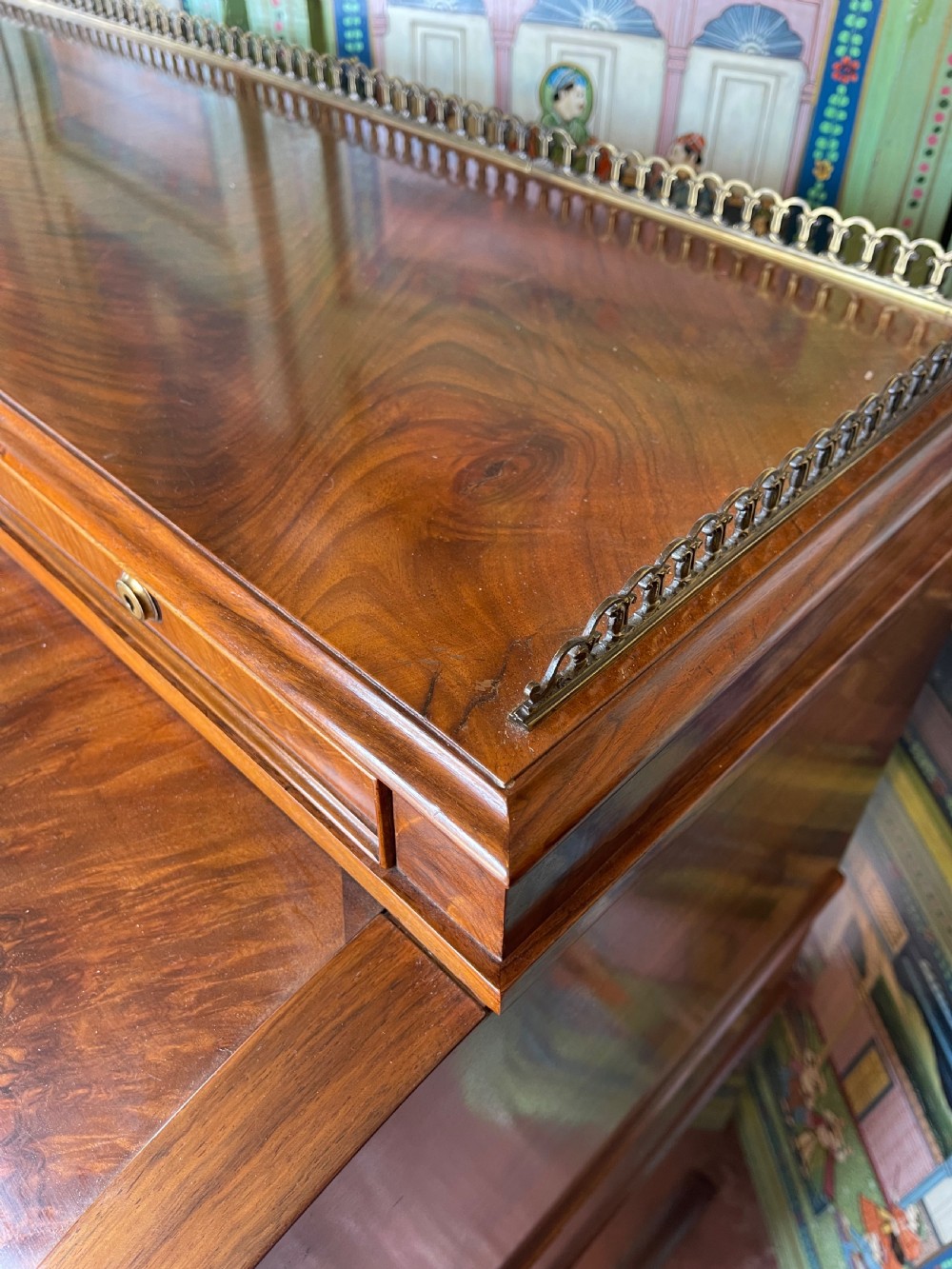 Fine walnut cylinder bureau  View III