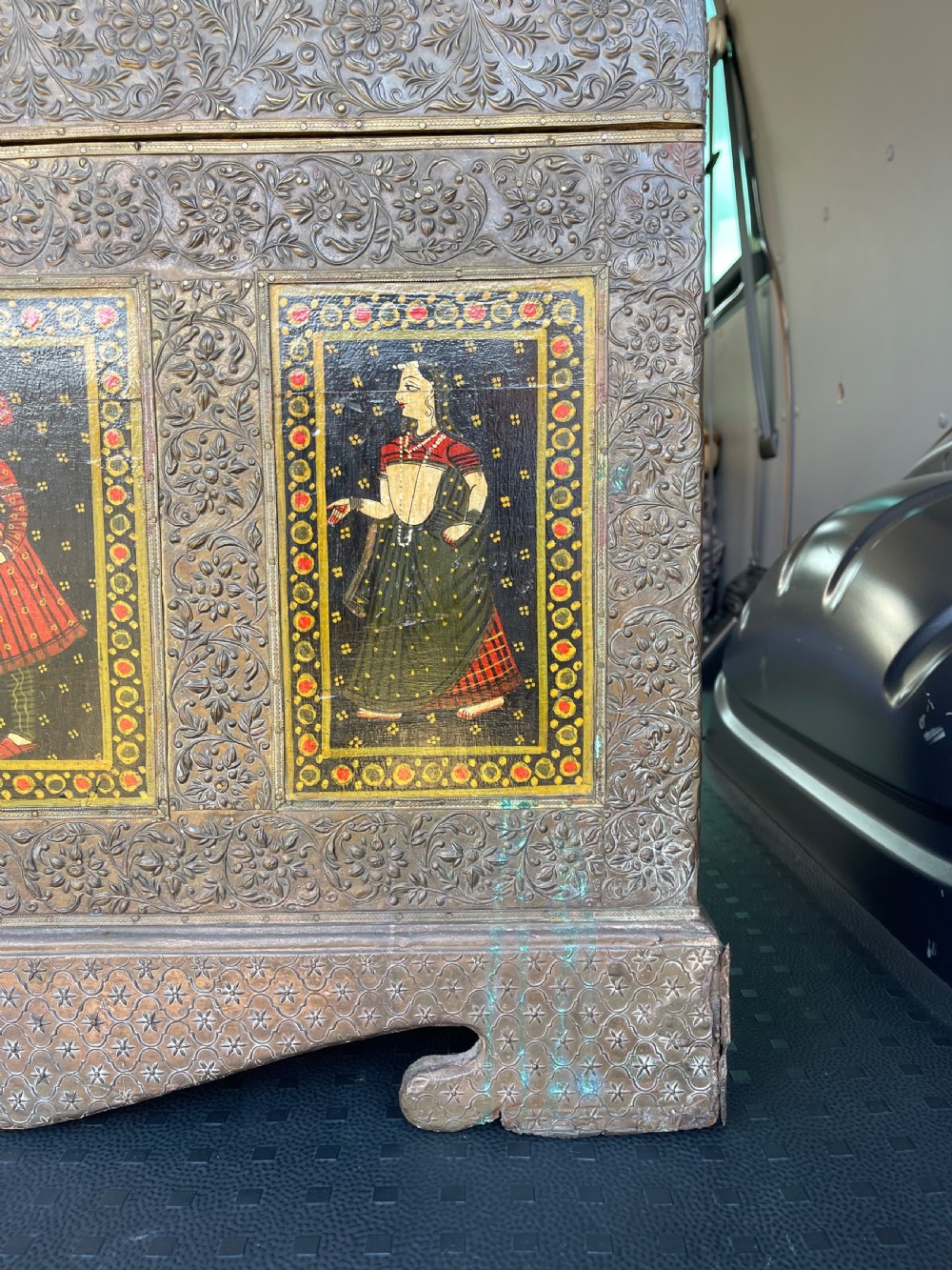 Indian trunk View II