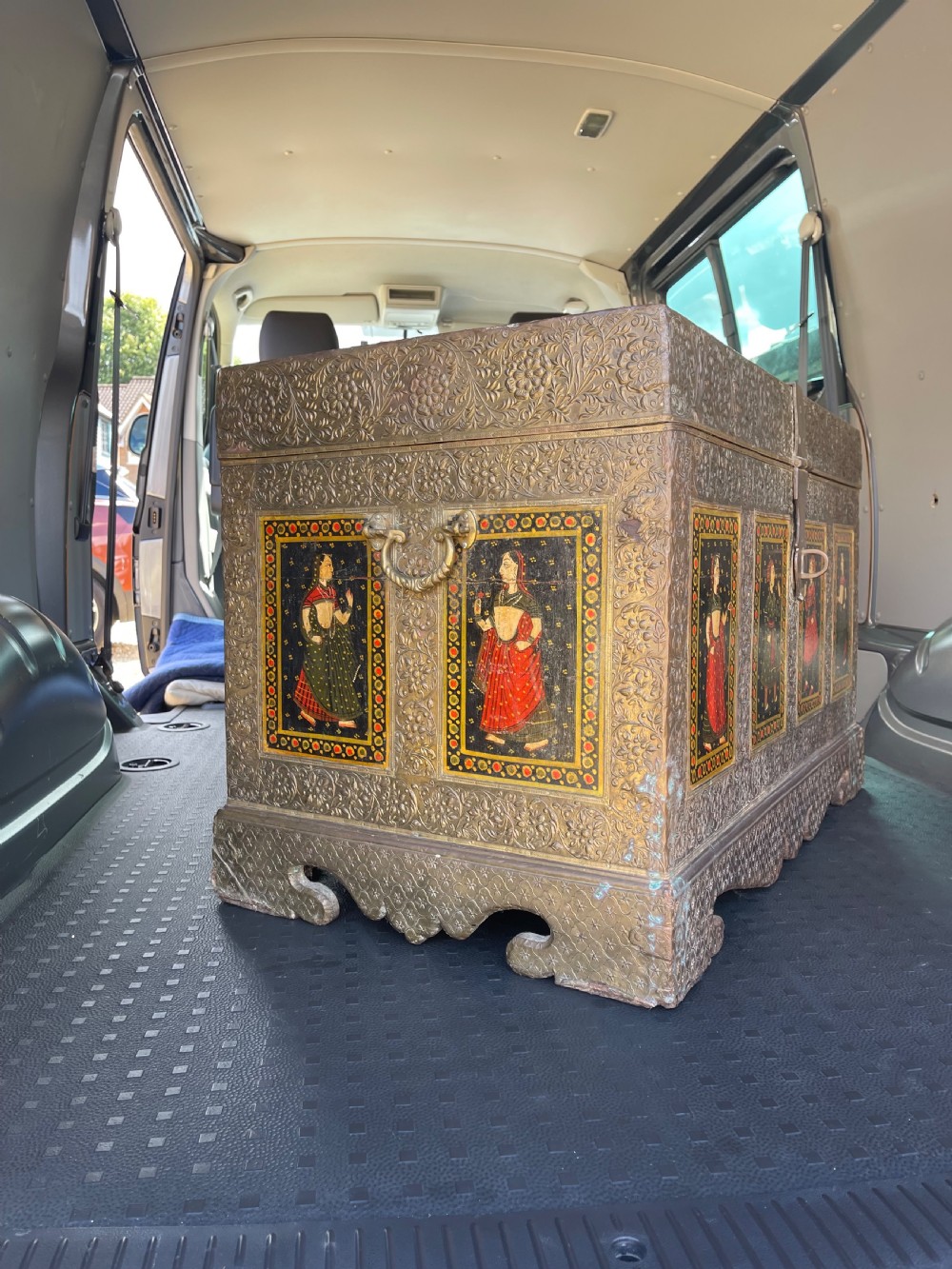 Indian trunk View V