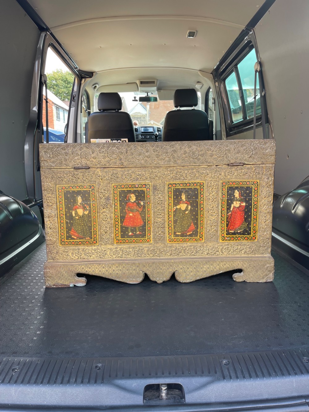 Indian trunk View IX