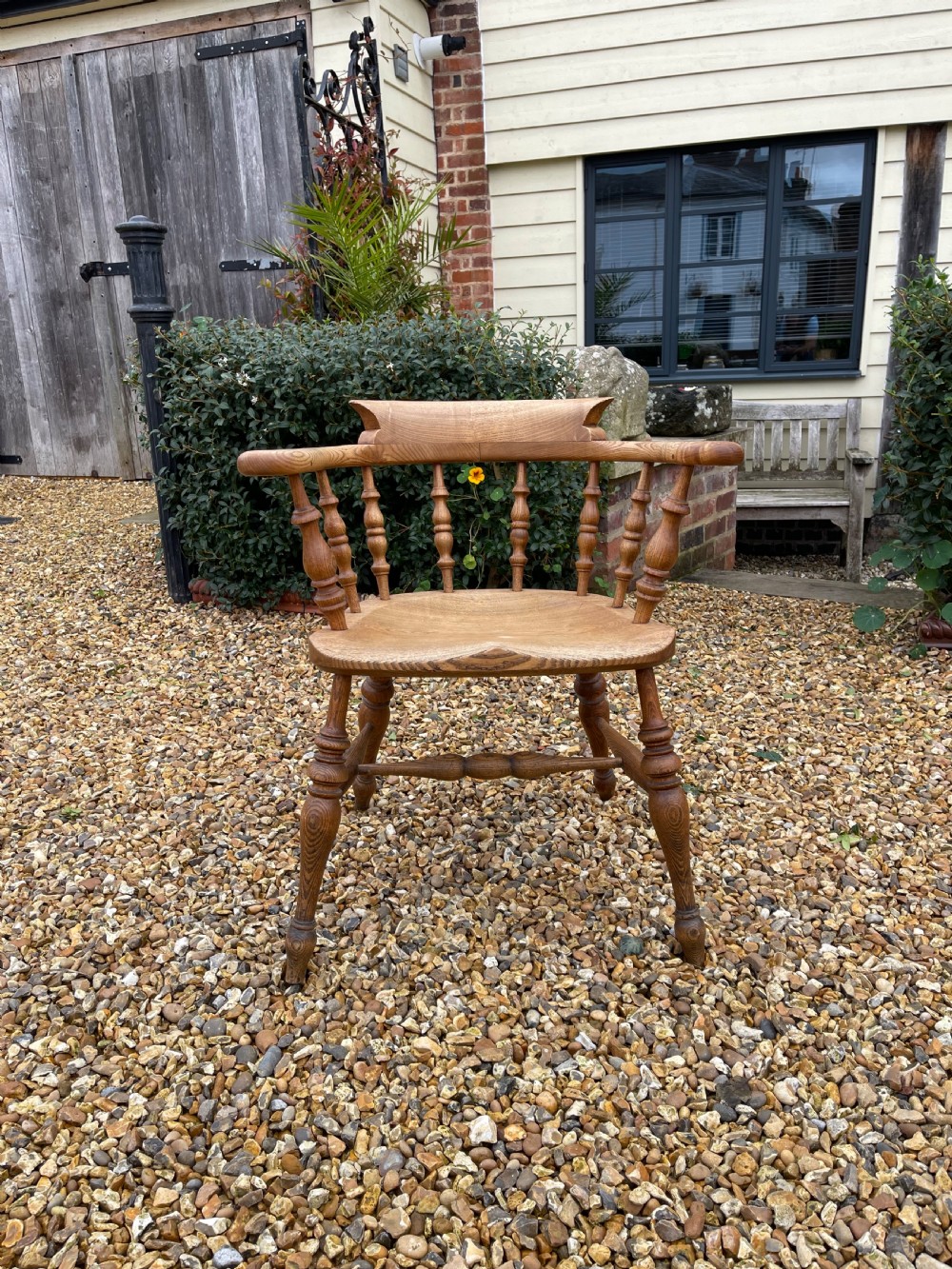 Smokers bow armchair  View III
