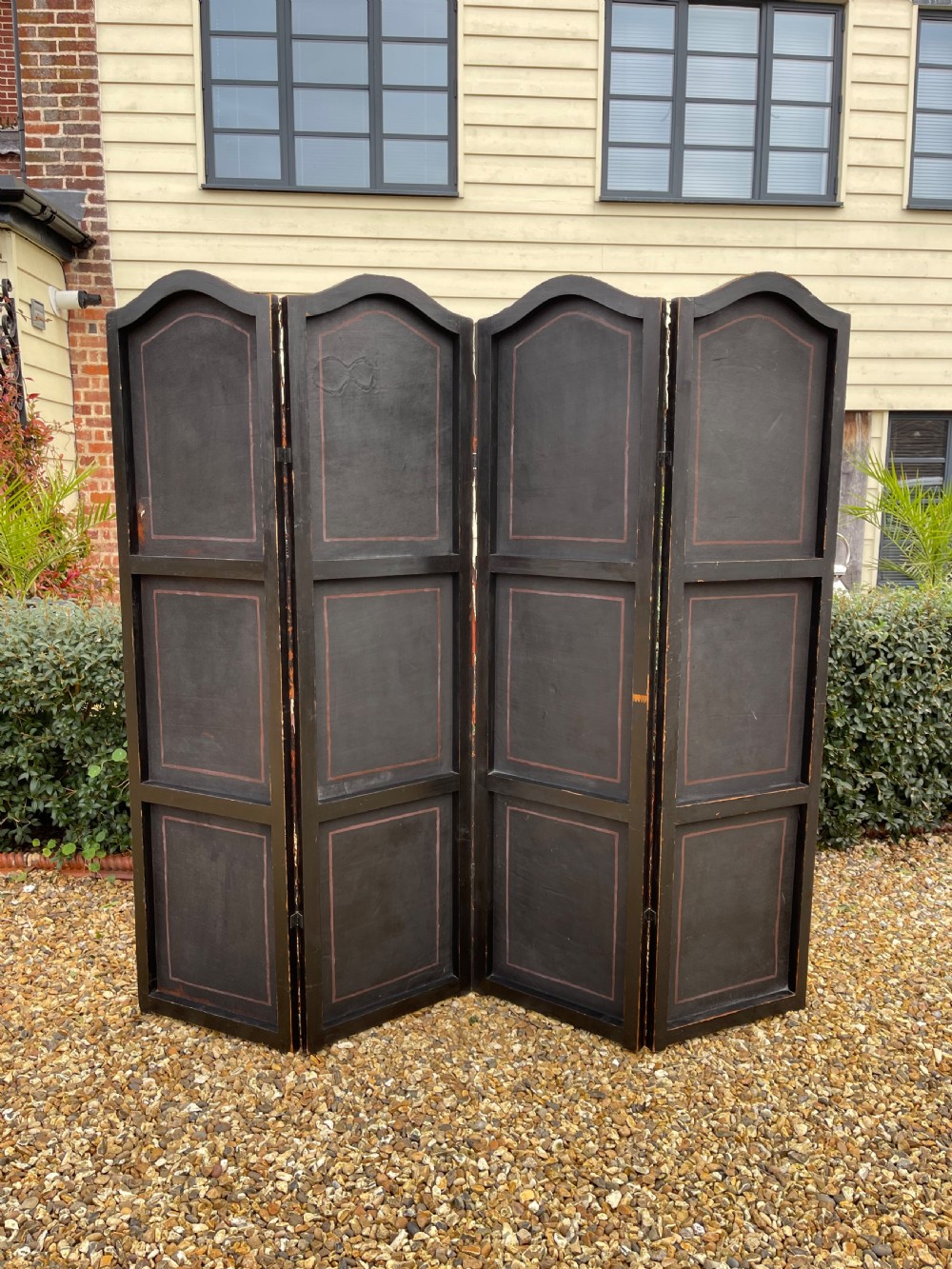 Painted leather screen View II