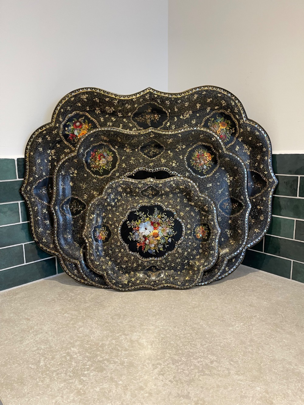 Set of three papier mache trays View IV