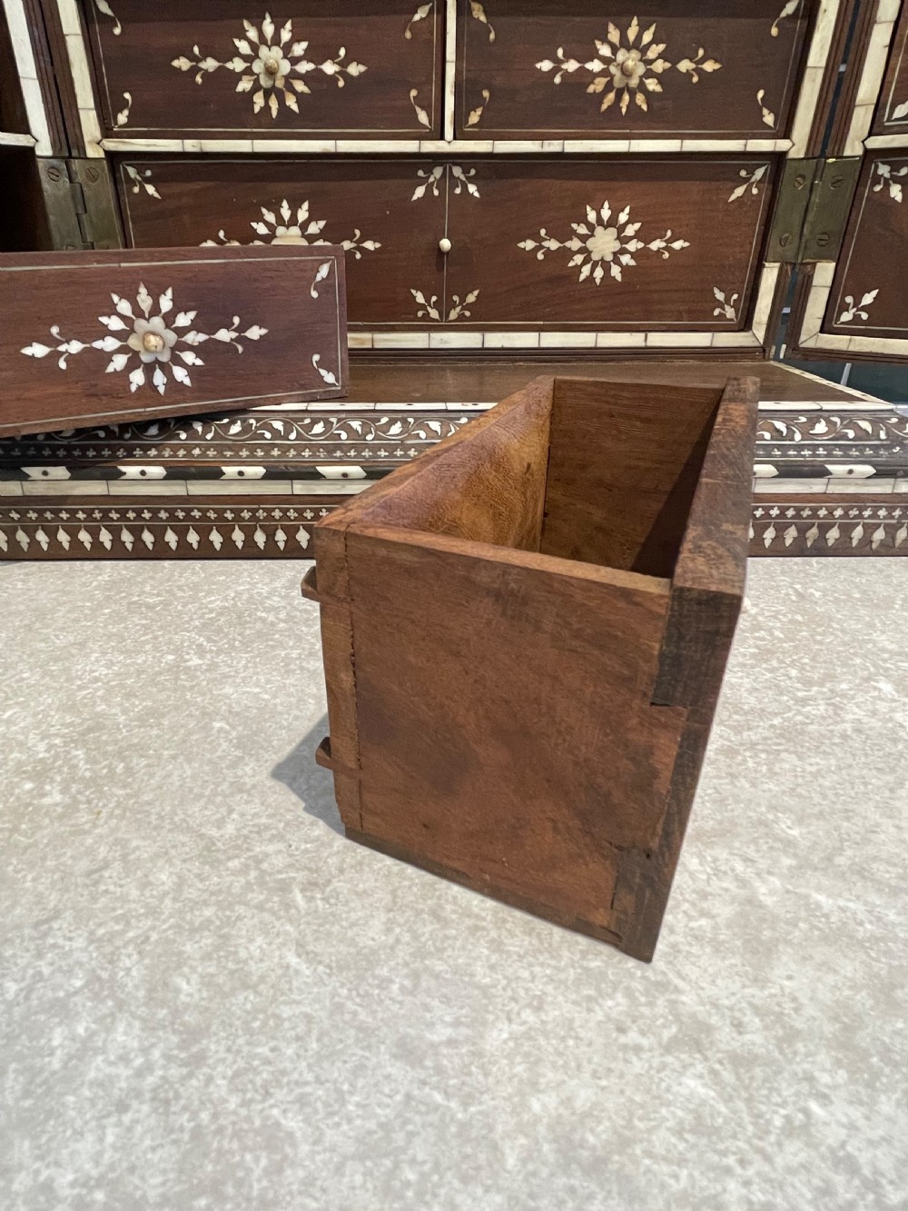 Fine North Indian inlaid tabletop cabinet  View III