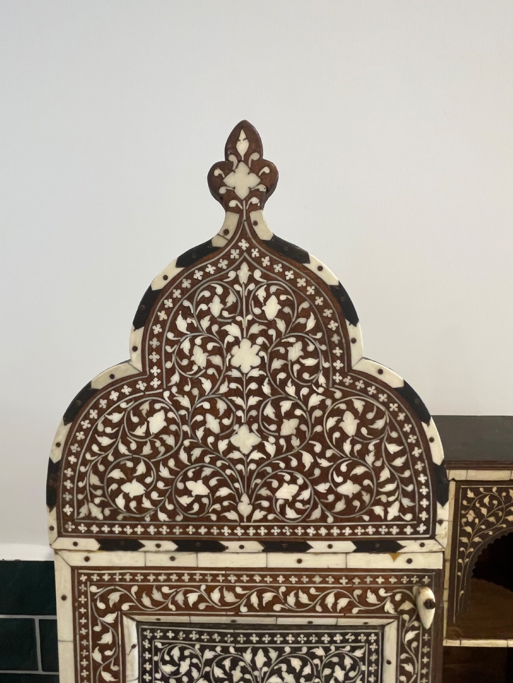 Fine North Indian inlaid tabletop cabinet  View V