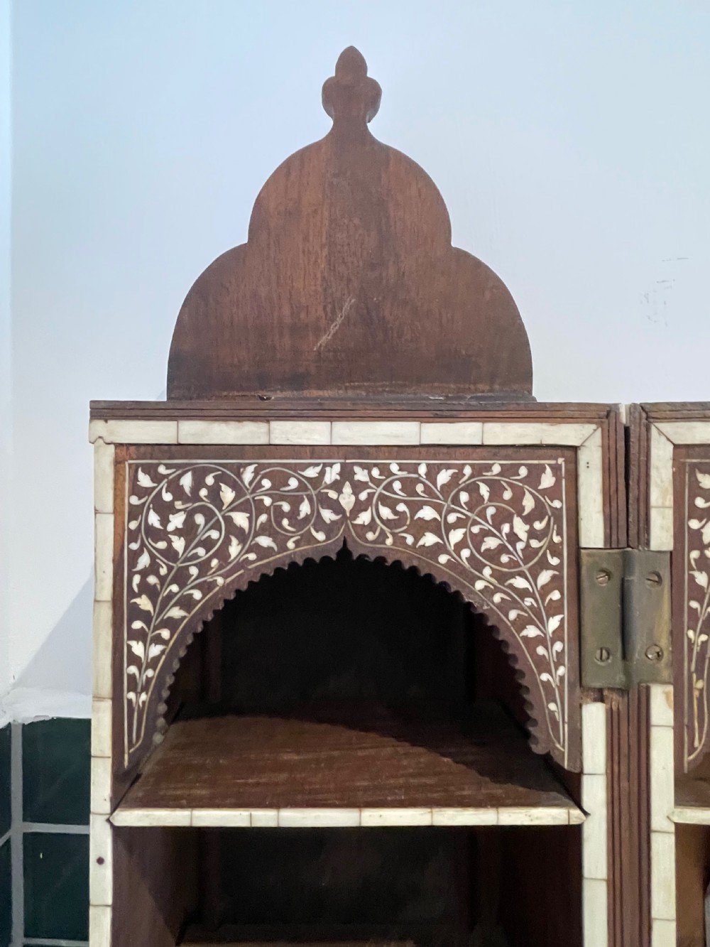 Fine North Indian inlaid tabletop cabinet  View X