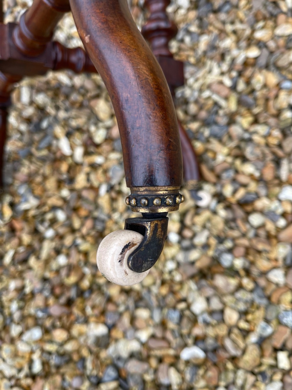 Victorian burr Walnut table  View III