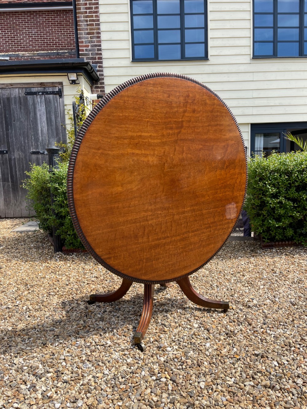 Nineteenth Century mahogany pedestal table 