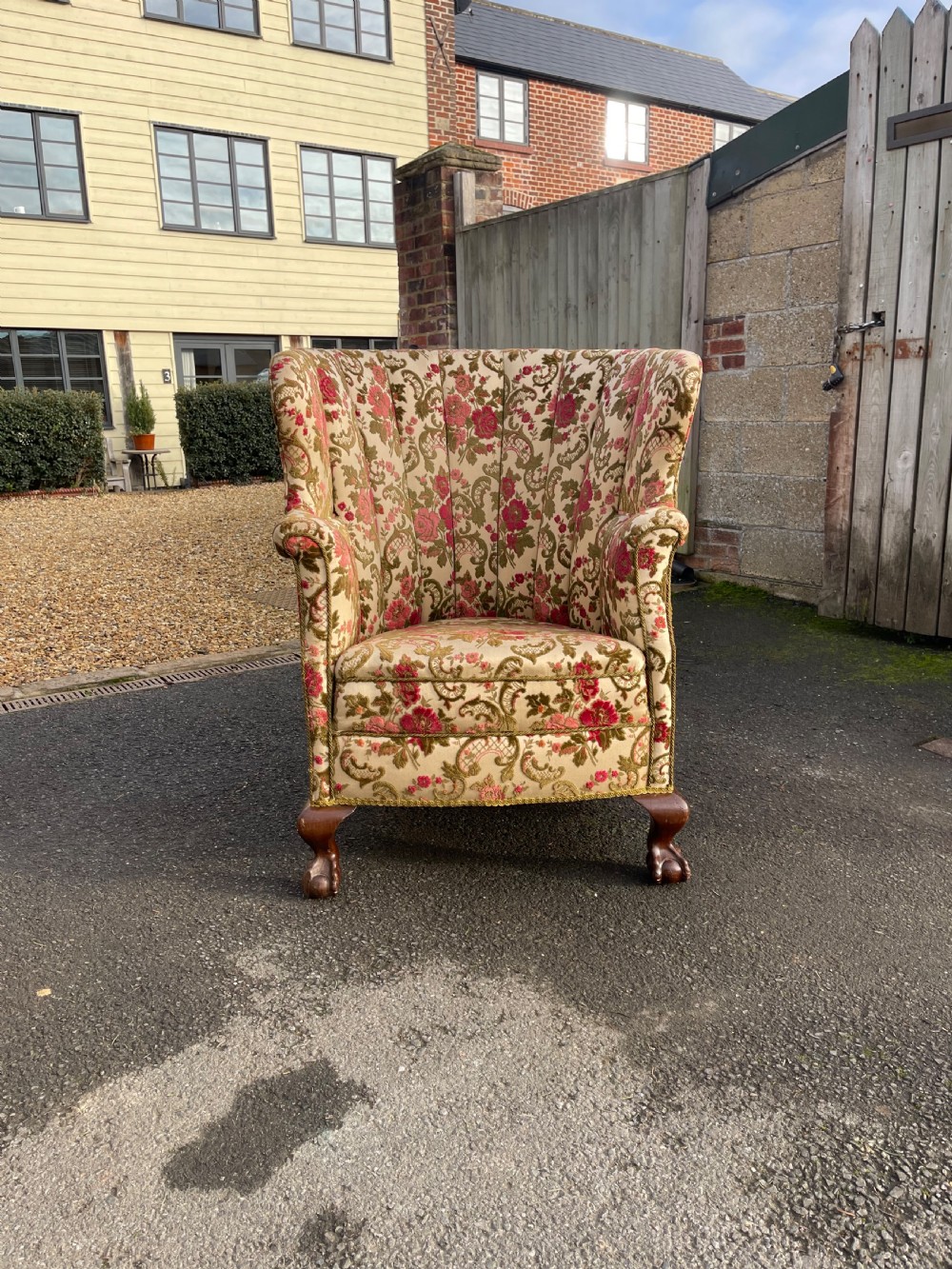 Barrel back armchair  View II