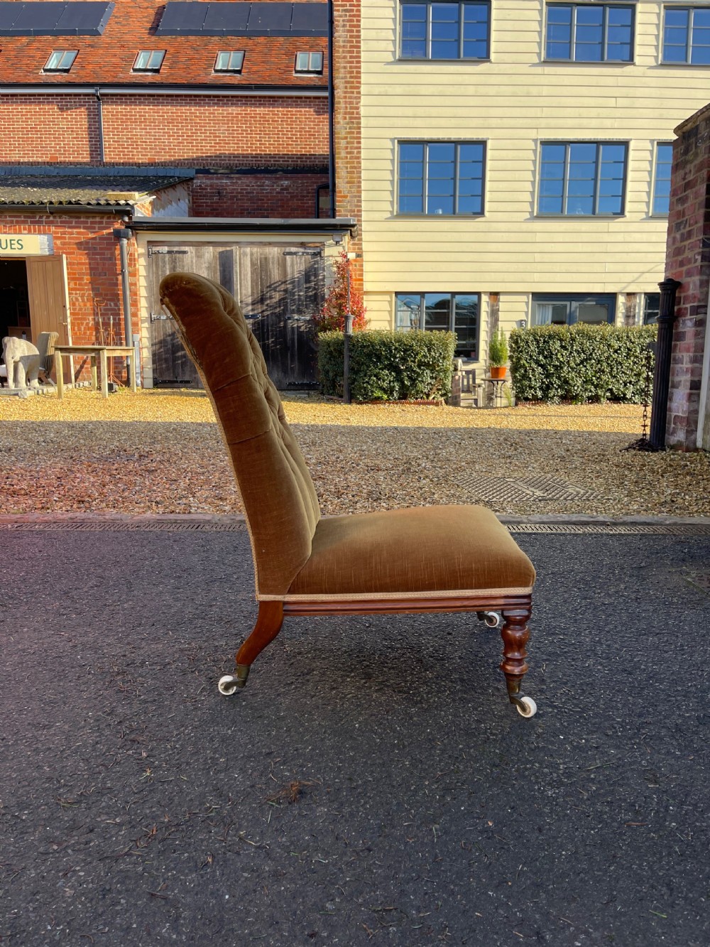 Strahan and Co slipper chair  View VII