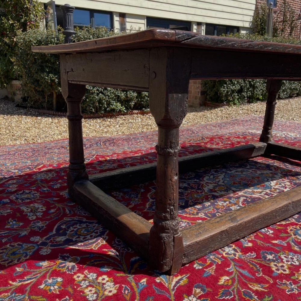 Antique oak table View V