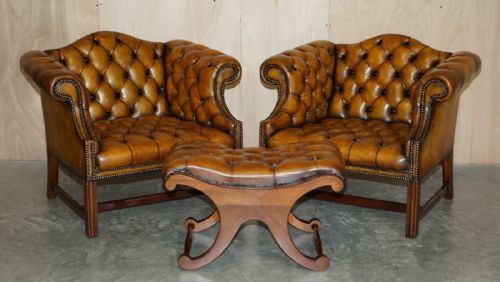 ANTIQUE RESTORED BROWN LEATHER CHESTERFIELD LIBRARY ARMCHAIRS SOFA STOOL SUITE - ADDITIONAL PHOTO 1