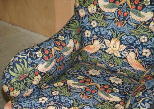 ANTIQUE HOWARD SONS BRIDGEWATER ARMCHAIR WILLIAM MORRIS STRAWBERRY THIEF - ADDITIONAL PHOTO 6