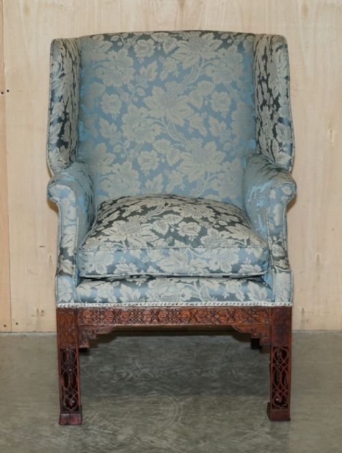 IMPORTANT ANTIQUE CIRCA 1820 THOMAS CHIPPENDALE HAND CARVED WINGBACK ARMCHAIR - ADDITIONAL PHOTO 2
