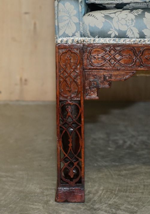 IMPORTANT ANTIQUE CIRCA 1820 THOMAS CHIPPENDALE HAND CARVED WINGBACK ARMCHAIR - ADDITIONAL PHOTO 6