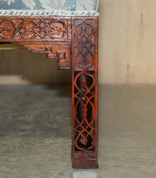 IMPORTANT ANTIQUE CIRCA 1820 THOMAS CHIPPENDALE HAND CARVED WINGBACK ARMCHAIR - ADDITIONAL PHOTO 9