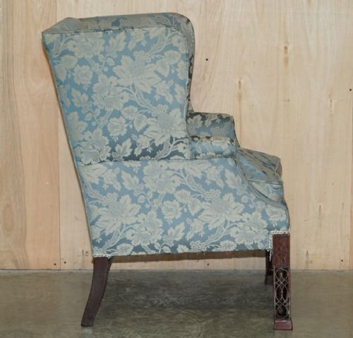 IMPORTANT ANTIQUE CIRCA 1820 THOMAS CHIPPENDALE HAND CARVED WINGBACK ARMCHAIR - ADDITIONAL PHOTO 13