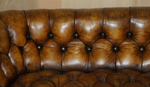 ANTIQUE VICTORIAN 1860 SHOW FRAME CARVED WALNUT CHESTERFIELD BROWN LEATHER SOFA - ADDITIONAL PHOTO 4