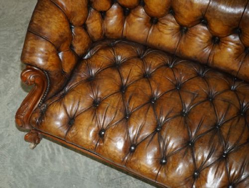 ANTIQUE VICTORIAN 1860 SHOW FRAME CARVED WALNUT CHESTERFIELD BROWN LEATHER SOFA - ADDITIONAL PHOTO 8