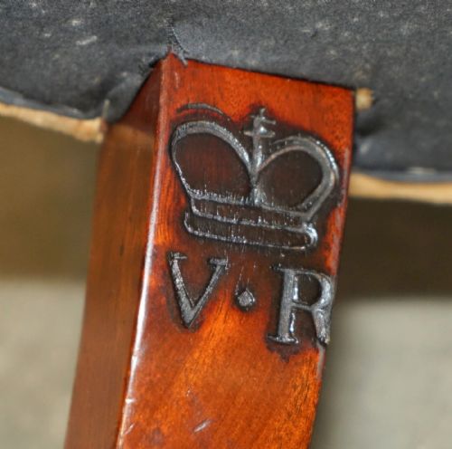 IMPORTANT PAIR OF ROYAL STAMPED JOHNSTONE JEANES CROWN ESTATE MADE ARMCHAIRS - ADDITIONAL PHOTO 3