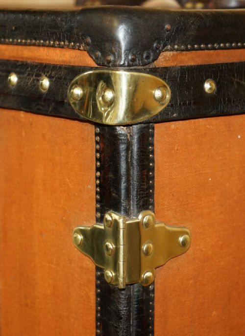 FULLY RESTORED ANTIQUE 1910 LOUIS VUITTON STAMPED SIGNED MALLE PENDERIE TRUNK - ADDITIONAL PHOTO 3