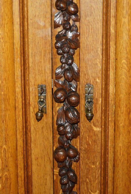FINEST QUALITY HAMPTON SON'S ANTIQUE VICTORIAN WALNUT HAND CARVED BACON SETTLE - ADDITIONAL PHOTO 12