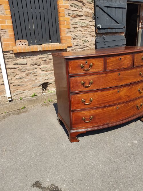 GEORGIAN MAHOGANY INLAID BOW FRONT CHEST OF DRAWERS - ADDITIONAL PHOTO 1