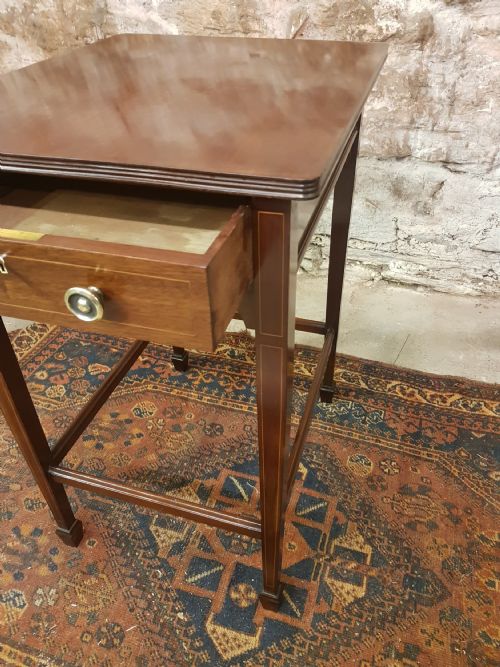 EDWARDIAN MAHOGANY LAMP TABLE - ADDITIONAL PHOTO 7